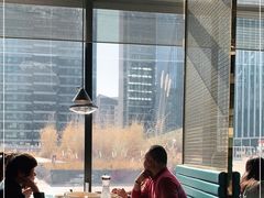 靠窗位-凤凰湘语·海派湘菜(浦东旗舰店)
