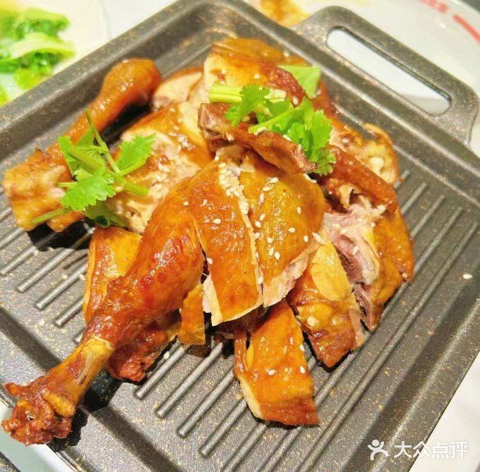 位置在天虹3楼，很地道一家西北菜，装修风格也很好