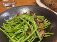 -莲餐厅·湖北菜·潜江小龙虾店(愚园路店)