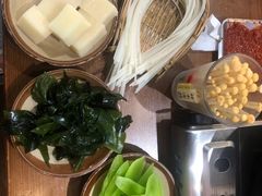 夺夺粉-黔有有贵州酸汤夺夺粉火锅(五味十字店)