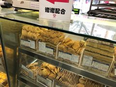 面包甜点陈列柜-上海哈尔滨食品厂(汇联商厦店)