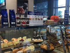 面包甜点陈列柜-巴黎贝甜(常德路店)
