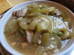 酸瓜焖鲨鱼-东方之猪四更烤乳猪(金垦总店)