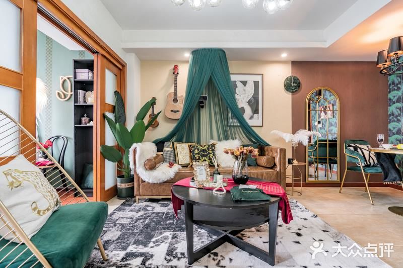 住进成都🌟 | 鲜艳又美腻！欢迎来到西域风情民宿🌺！