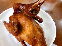 红烧乳鸽-煲煲掂风味煲仔饭餐厅(西区店)