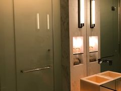 -上海滴水湖皇冠假日酒店