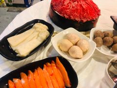 竹荪-鲜入围煮花胶鸡海鲜火锅