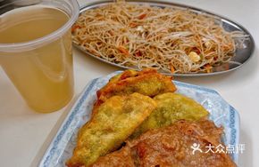 Garlic Fried Rice Noodles