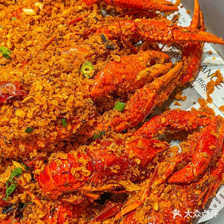 城市露营🏕️街头扒虾吃烧烤的感觉太哇塞🥰