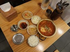 猪颈肉泡菜汤-金北顺大锅家(신사본점)