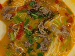 酸辣鲜切牛肉粉-粉小主·贵州酸汤牛肉粉(南京仙林金鹰店)