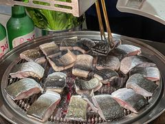 -围炉肉舍•炭烤活鳗•丹东海鲜烤肉(步行街店)