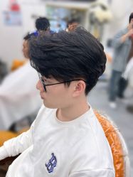 -豪斯塔美发连锁