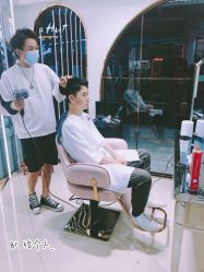 -BULB STUDIO 巴柏明星发型工作室