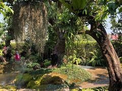 -Chom Cafe and Restaurant