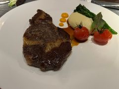 -卡普里披萨·牛扒·下午茶
