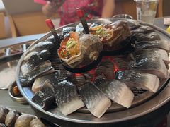 -围炉肉舍•炭烤活鳗•丹东海鲜烤肉(步行街店)