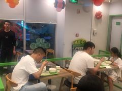 大堂-老乡鸡(六安新加坡御苑店)