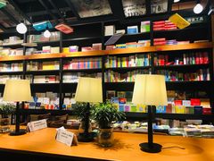 -西西弗书店&矢量咖啡(凯德晶萃广场店)