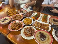 -爆炸头阿姨小四川正宗川味小吃(无任何分店)