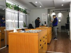 -视野联行眼镜•蔡司•依视路(温江店)