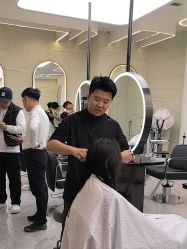 -慕名造型