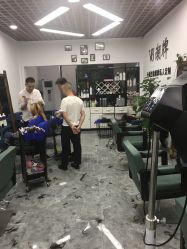 -V8潮牌·接发烫染连锁