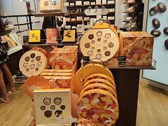 -Laderach 莱德拉(上海环贸iapm店)