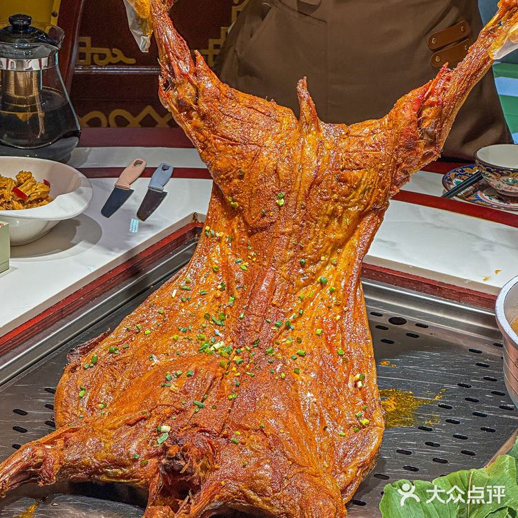 在武汉！沉浸式吃秋天的第一只烤全羊！
