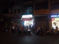 -Bánh Mì Huynh Hoa