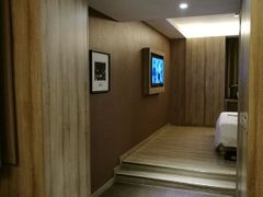 -西安大雁塔科技大学地铁站亚朵酒店