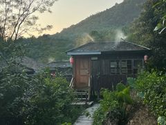 -天门沟九州驿站树上汤泉