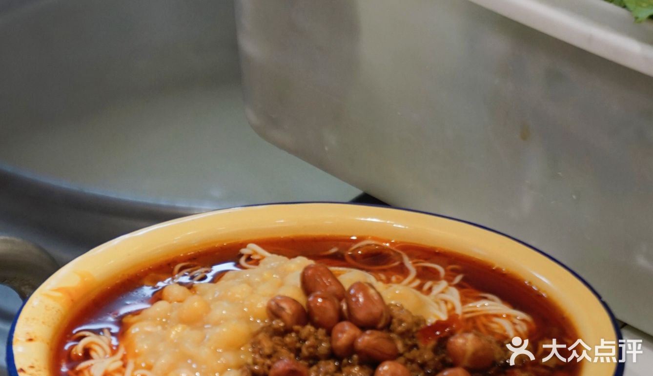 小面配豆花，一吃一个不吱声