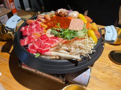新世界部队火锅-晃晃悠悠酒肉合作社