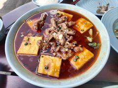 水煮包浆豆腐嫩牛肉-丽江金茂凯悦臻选酒店-滇香馆