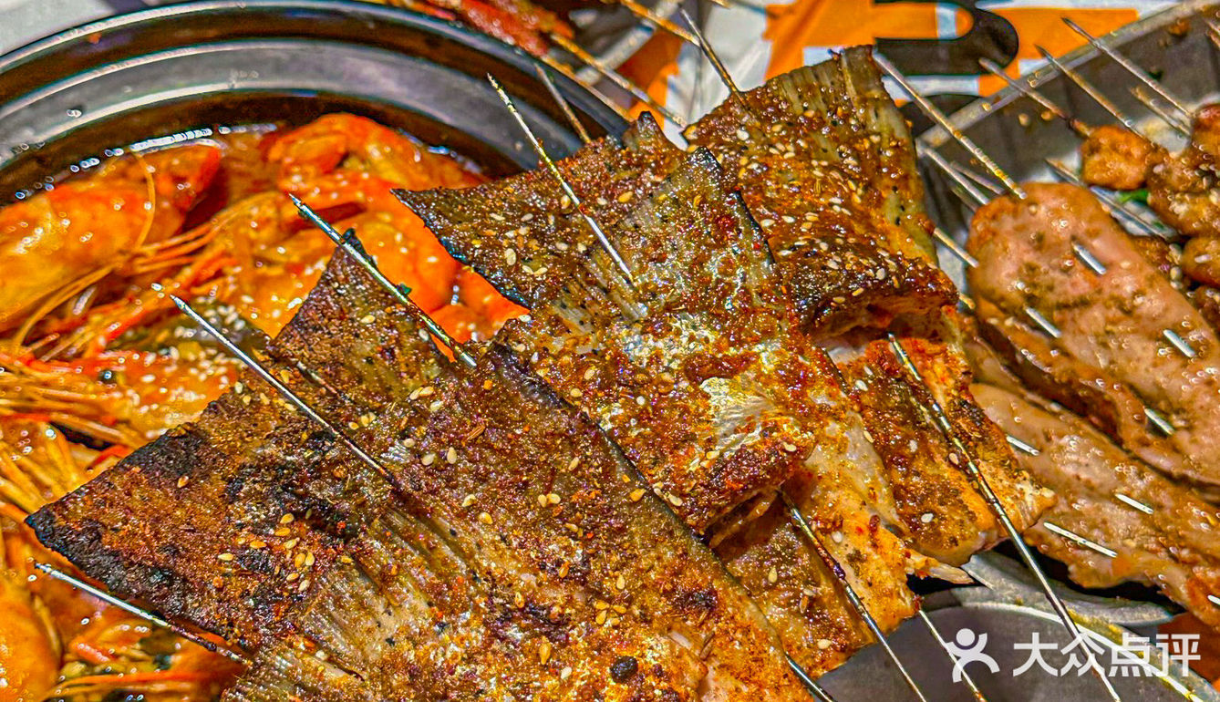 不是那种小尾巴！巴掌大的烤三文鱼尾！！