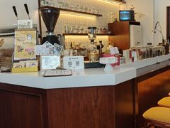 -Café Monson