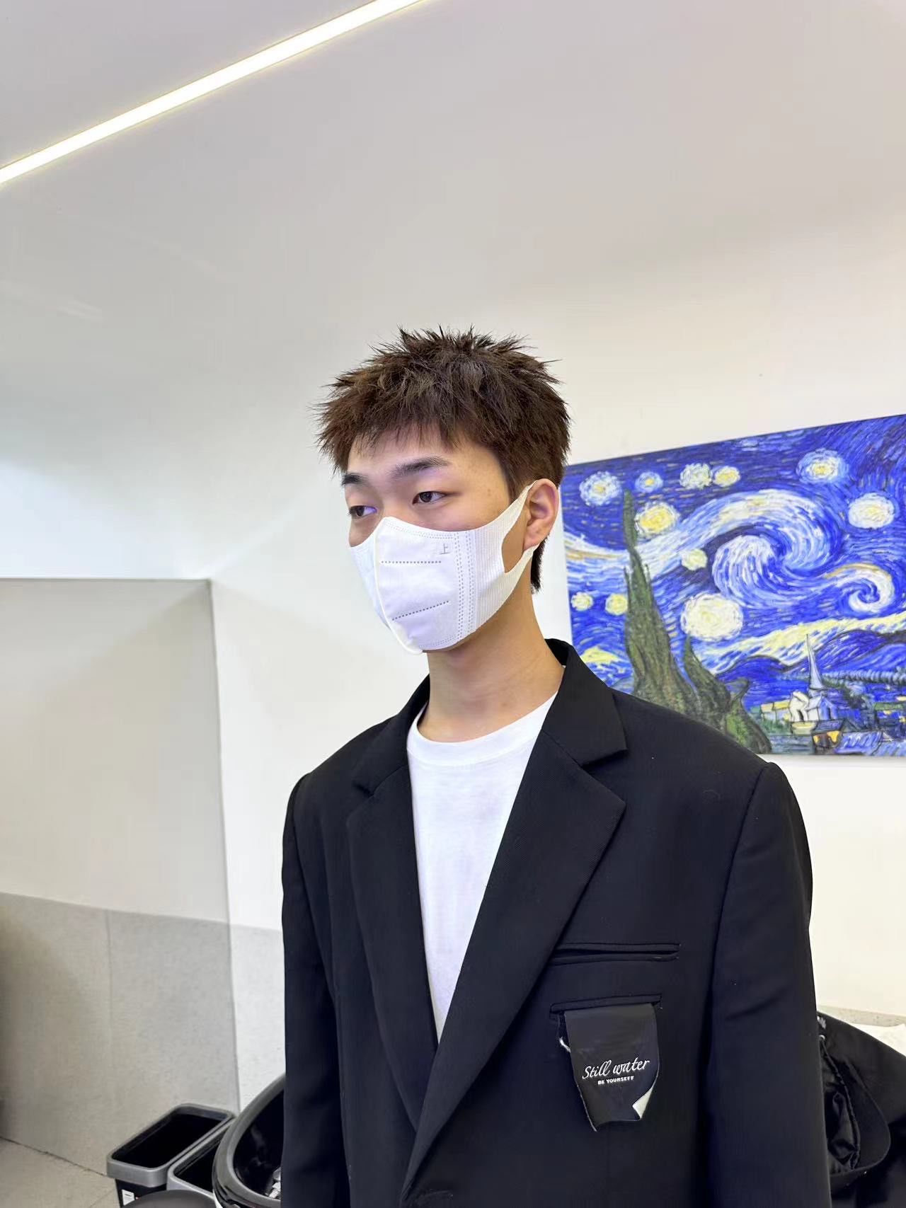 中长发型的帅气担当