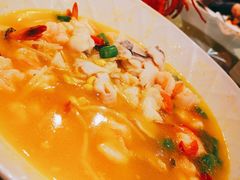 -品悦酒店(三林古镇店)