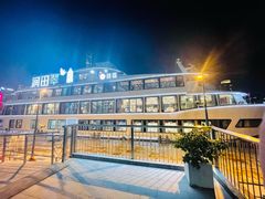 -黄浦江游览十六铺3号码头网红自助餐