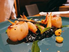 香煎扇贝配迷你混合海鲜-AZUL by FUEL蓝色·法式酒馆(琶醍店)