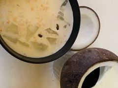 -志龙皇冠吃货椰子铺