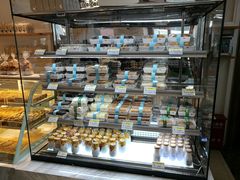 面包甜点陈列柜-老大昌(淮海中路店)