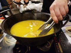 -鲜入围煮花胶鸡海鲜火锅