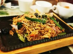 铁板黑蒜杂菜炒公仔面-翠华餐厅(德辅道中店)