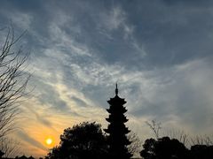 -龙华寺
