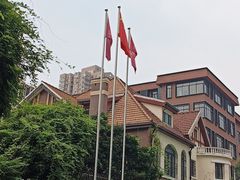 -上海戏剧学院附属高级中学