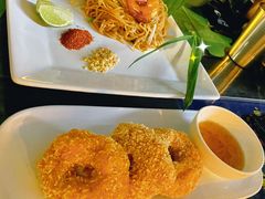 炸虾饼配泰国梅子酱-帕蓝·暹罗料理(大学路店)