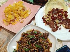 -月亮眼花园餐厅书吧酒吧