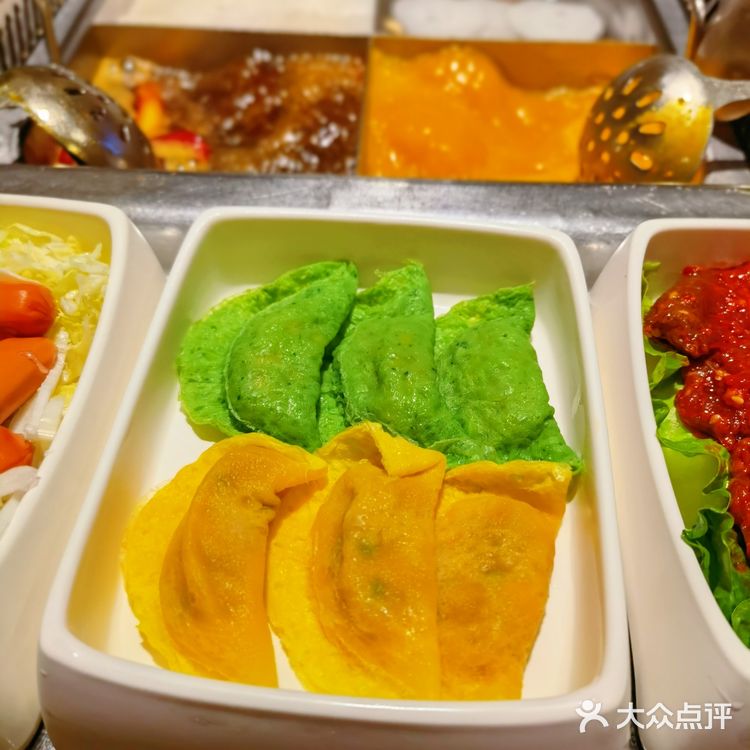 今天的海底捞真的超级划算，还送了两盒月饼[胜利]